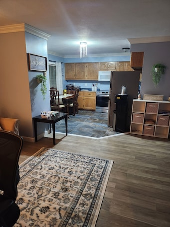 内装. Charming 2-bedroom apartment in fabulous Willseyville with AC, WiFi