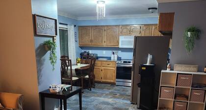 Charming 2-bedroom apartment in fabulous Willseyville with AC, WiFi