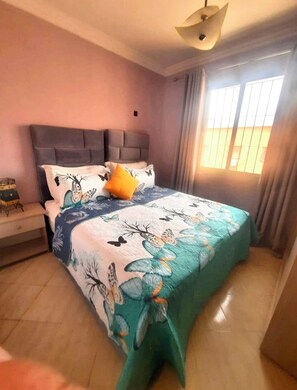 2 bedrooms, iron/ironing board, WiFi, bed sheets