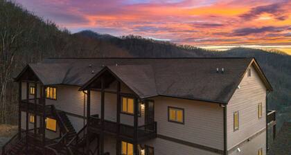 Stylish Mountain Stay Fireplace & Stunning Views