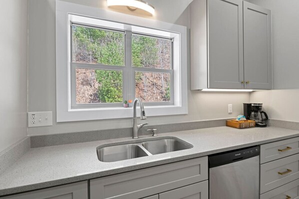 Private kitchen - Mountain Escape, Balcony, Grill, and View! (Sylva)