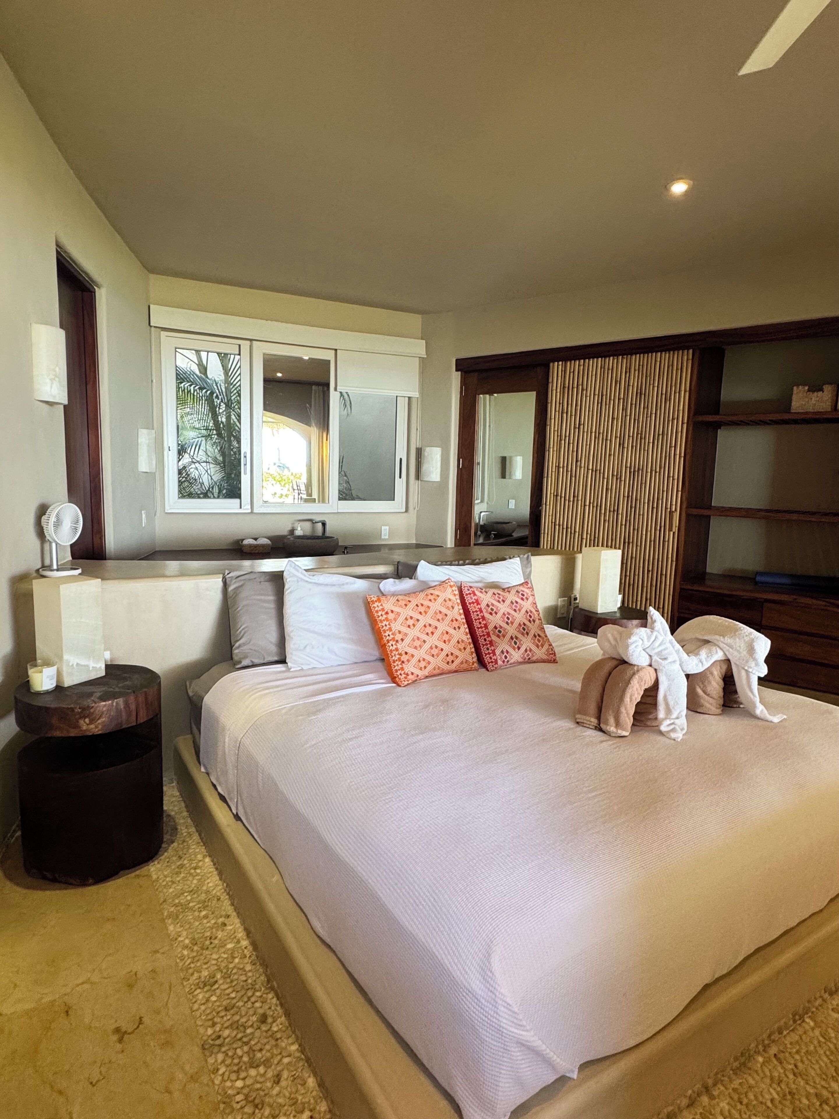 Deluxe Condo, 1 Bedroom, Ocean View | In-room safe, laptop workspace, blackout drapes, free WiFi