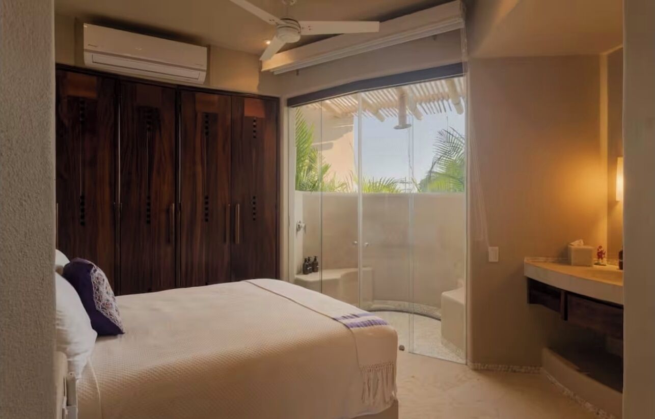 Luxury Condo, 3 Bedrooms, Beach View, Beachfront