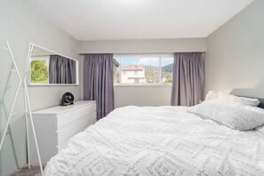 3 bedrooms, WiFi, bed sheets