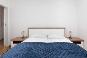 1 chambre, lit parapluie, Wi-Fi gratuit, draps fournis