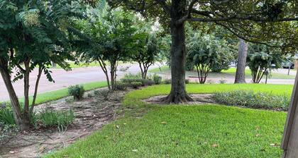 Charming 2-bedroom house in brilliant Natchez with AC, WiFi