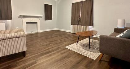 Amazing Downtown Location! Quiet & Spacious!