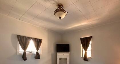 Amazing Downtown Location! Quiet & Spacious!