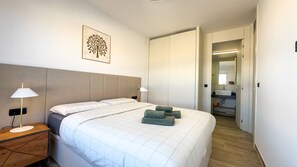 Ferros/tábuas de passar roupa, Wi-Fi de cortesia, roupa de cama