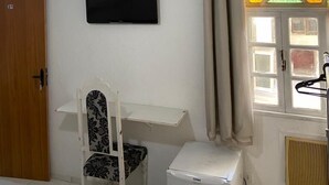 ห้องคอมฟอร์ททริปเปิล, ปลอดบุหรี่, ตู้เย็น | โต๊ะทำงาน, พื้นที่ทำงานแบบใช้แล็ปท็อป, Wi-Fi ฟรี