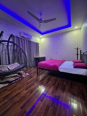 3 bedrooms, desk, iron/ironing board, travel cot - Haven Lodge, Cozy 3BR Entire Home with Lounge, Drawing, Dining & Kitchen (Islamabad)