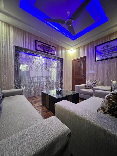 Haven Lodge, Cozy 3BR Entire Home with Lounge, Drawing, Dining & Kitchen