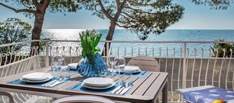 Elegance & Komfort mit Meerblick