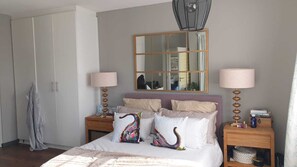 2 bedrooms, in-room safe, desk, iron/ironing board