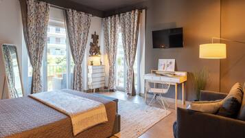 Deluxe-Doppelzimmer | Schreibtisch, laptopgeeigneter Arbeitsplatz, kostenloses WLAN