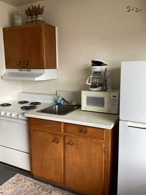 Triple Room, Bay View | Laptop workspace, free WiFi
