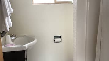 Triple Room, Bay View | Laptop workspace, free WiFi