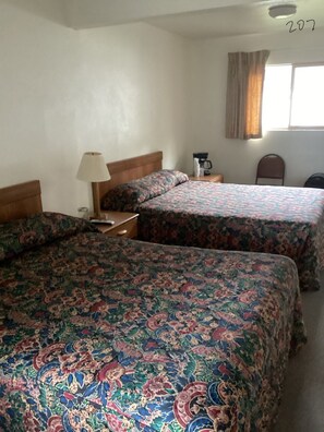 Laptop workspace, free WiFi - Bay Motel (Clallam Bay)
