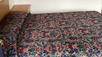 Laptop workspace, free WiFi