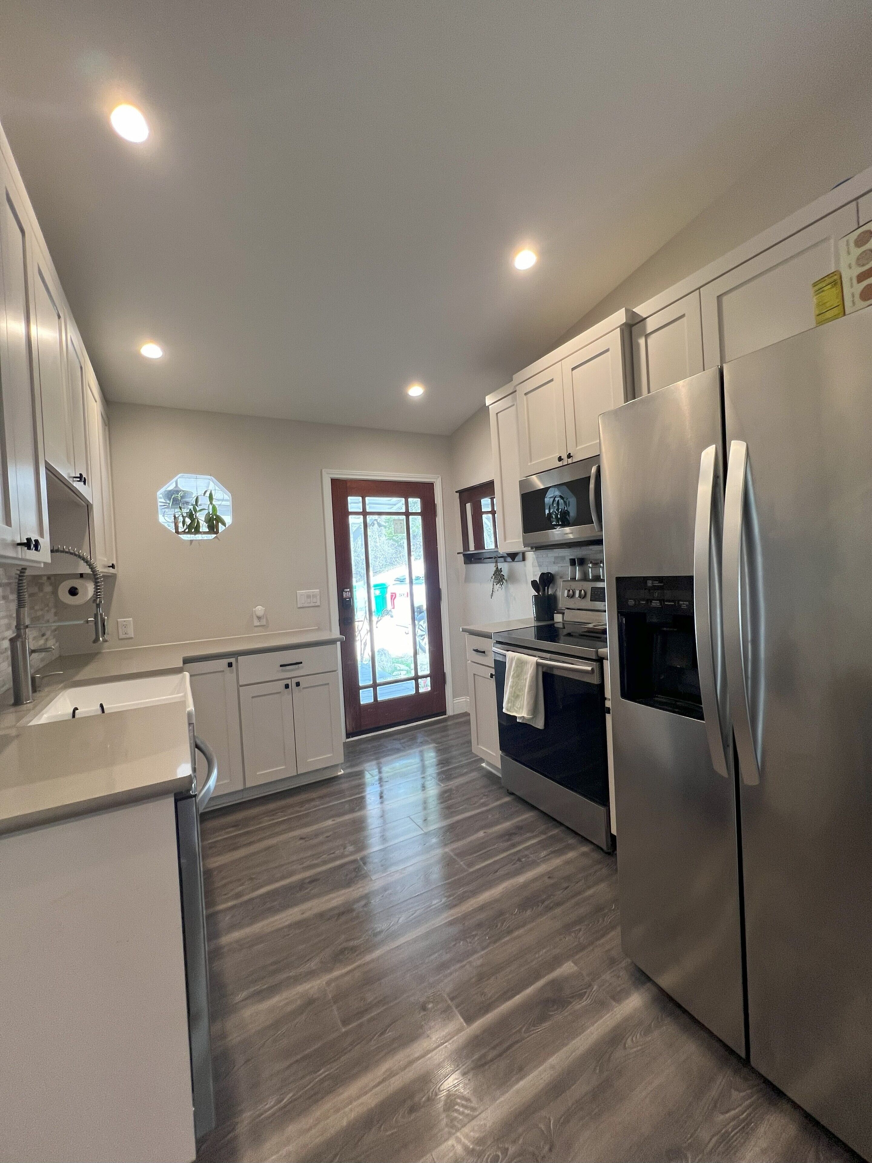 Mikrowelle, Ofen, Herdplatte, Geschirrspüler