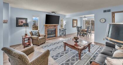 Spacious townhome - 2-bedrooms with King Beds in quite cul-de-sac - sleeps 6