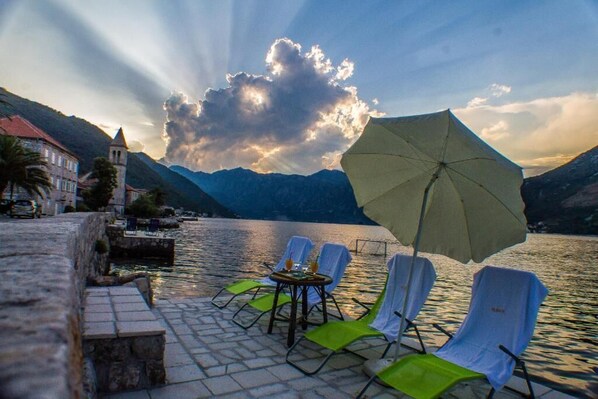 Outdoor dining - CASA DEL SOL ROZALIA (Donji Stoliv)