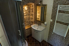 Shower, free toiletries, hair dryer, bathrobes - CASA DEL SOL ROZALIA (Donji Stoliv)