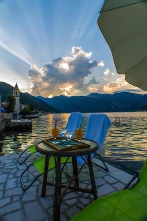 Outdoor dining - CASA DEL SOL ROZALIA (Donji Stoliv)