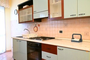 Fridge, oven - SE152 - Senigallia, delightful two-room apartment facing the sea (Senigallia)