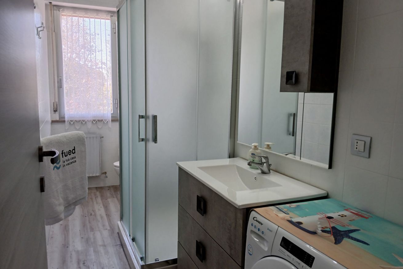 Douche, bidet, serviettes fournies