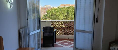 2 bedrooms, bed sheets