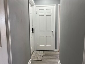 Interior - Amazing Downtown Location! Quiet & Spacious! #C (Mount Vernon)