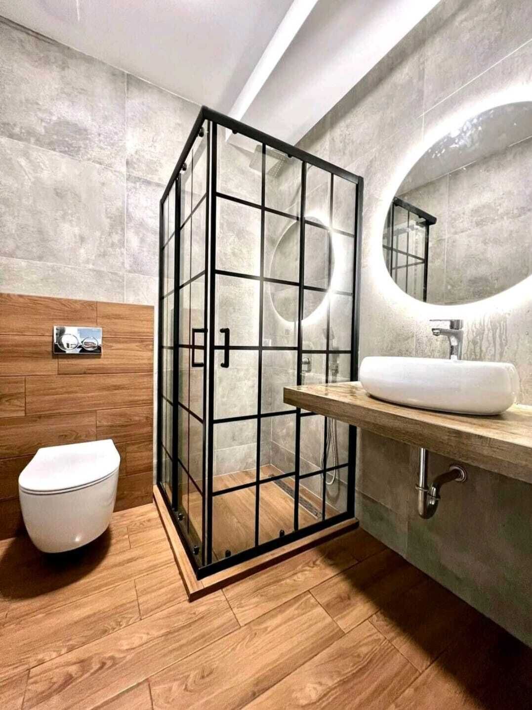 Shower, hair dryer, towels, toilet paper