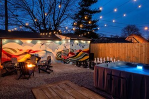 Terrace/patio - Lucas Oil Stadium Sanctuary! Hot Tubs! Games! (Indianapolis)