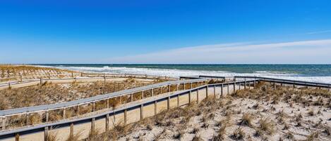 Beach nearby, sun loungers, beach towels
