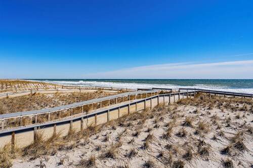 2 bedroom house in beautiful Seaside Heights Near Boardwalk & Restaurants
