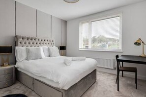 House | 4 bedrooms - Stylish 4-br House With 3 Ensuite Free Parking (Oxford)