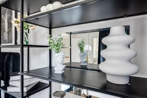 Stylish 4-br House With 3 Ensuite Free Parking