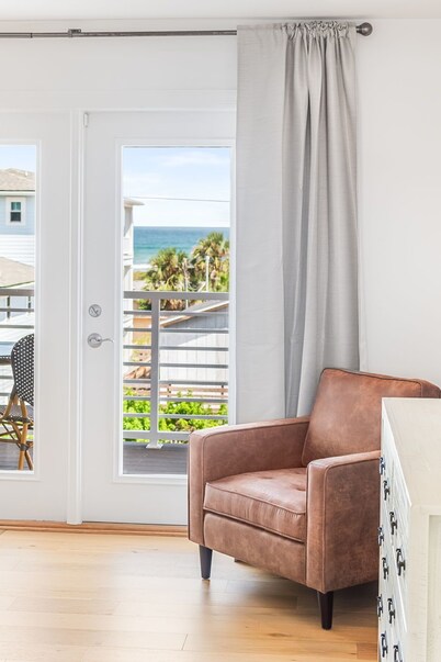 500 ft To Beach/Balcony Ocean Views/Hot Tub/Yoga Studio/Bikes/In-Law Suite