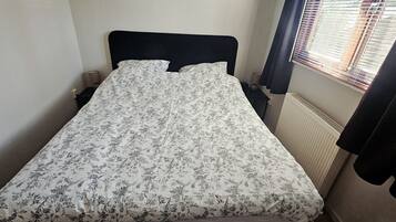 2 chambres, fer et planche Ă repasser, Wi-Fi, draps fournis