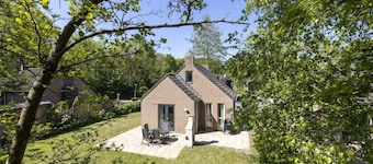 Lovely vacation home near forest and water