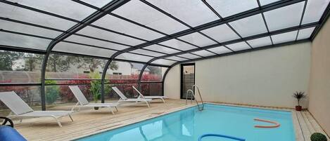 Lämmitetty uima-allas