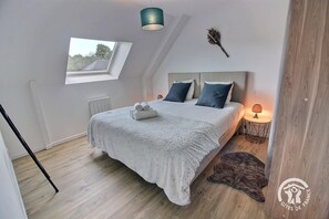 2 quartos, ferros/tábuas de passar roupa, Wi-Fi de cortesia