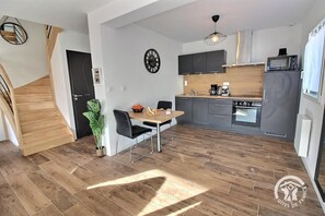 Kylskåp, mikrovågsugn, ugn och spishäll