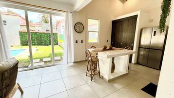 4 habitaciones, caja de seguridad en la habitación y cortinas blackout