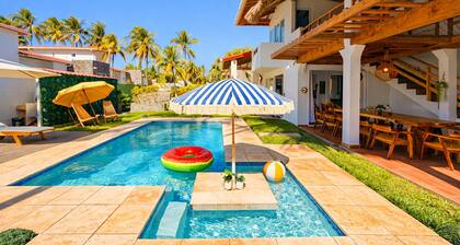 Oceanfront Villa in Amatecampo Beach