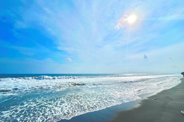 Privat strand, parasoller och strandhanddukar