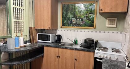 3-bed guest house