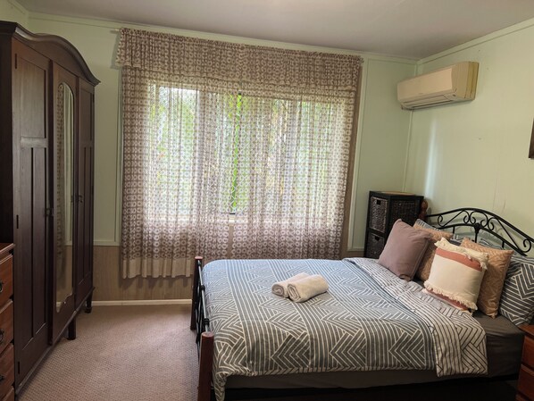 1 bedroom, iron/ironing board, WiFi, bed sheets