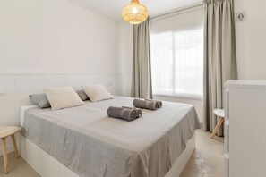 2 chambres, fer et planche à repasser, Wi-Fi gratuit, draps fournis